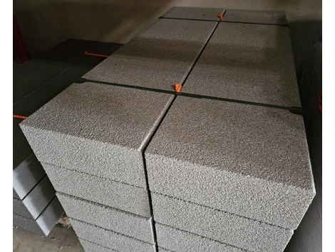 Stelen Straton Silber 80/29,5/10 cm Vakuum-Pressbeton, einschichtig alle Längsseiten und eine Kopfseite sg. Kanten ohne Fase, Premium Imprägnierung